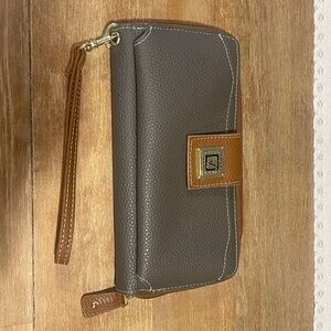 Stone Mountain Gray and Brown Wristlet Wallet NWOT